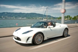 Tesla Roadster zvítězila v alternativní Rally Monte Carlo Tesla Roadster zvítězila v alternativní Rally Monte Carlo