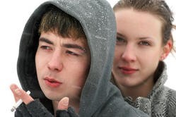 Cigarety mladé lidi ovládnou dříve, než si závislosti sami všimnou