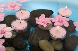 Léčba dotykem: Aromamasáž Léčba dotykem: Aromamasáž