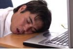 Melatonin je ´pomalejší´, ale zároveň bezpečnější než hypnotika