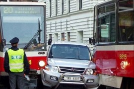 Jakto, že tramvaj neuhne? Jakto, že tramvaj neuhne?
