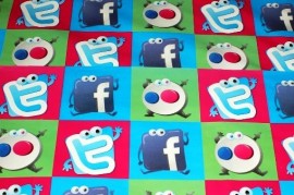 Facebook povoluje teenagerům veřejný profil. Jak čelit nové online výzvě..