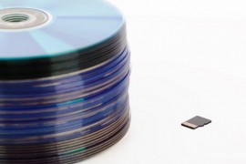 CD slaví 35 let. Zbytečně končí na skládkách jako odpad CD slaví 35 let. Zbytečně končí na skládkách jako odpad