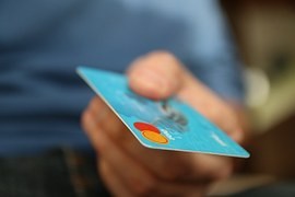 Platební karta jako jízdenka, od nového roku i v Brně Platební karta jako jízdenka, od nového roku i v Brně