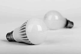 Žárovky od dodavatele energie – dárek, který vás může stát tisíce