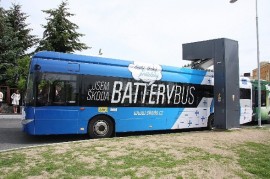 Elektrobus Škoda se díky rychlodobíjecí stanici nabije během deseti minut Elektrobus Škoda se díky rychlodobíjecí stanici nabije během deseti minut