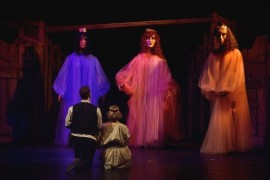 Shakespearova Bouře s obřími loutkami pro děti i dospělé Shakespearova Bouře s obřími loutkami pro děti i dospělé