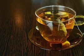Velký test odhalil v čajích proti nachlazení pesticidy a toxický plevel Velký test odhalil v čajích proti nachlazení pesticidy a toxický plevel