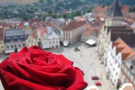 Už dnes si můžete svět prohlédnout z vyhlídky věže Novoměstské radnice Už dnes si můžete svět prohlédnout z vyhlídky věže Novoměstské radnice