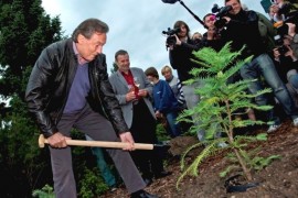 Trojská botanická zahrada otevřela Stezku osobností Trojská botanická zahrada otevřela Stezku osobností