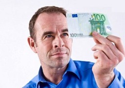 Padělky českých bankovek většinou není těžké odhalit Padělky českých bankovek většinou není těžké odhalit