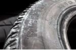 Test pneumatik: jen některé jsou zárukou bezpečí