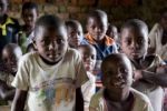 V Kongu vyrostly dvě školy pro 600 dětí, cihly vyráběli vesničané