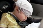 Jak na bezpečnost dětí v autě? Vhodným usazením, pokrmy či doplňky