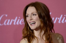 Shine on the red carpet of the Oscars, attention is clamped to Julianne Moore