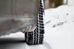 Bezpečí na zasněžené vozovce zajistí zimní pneumatiky, ne celoroční
